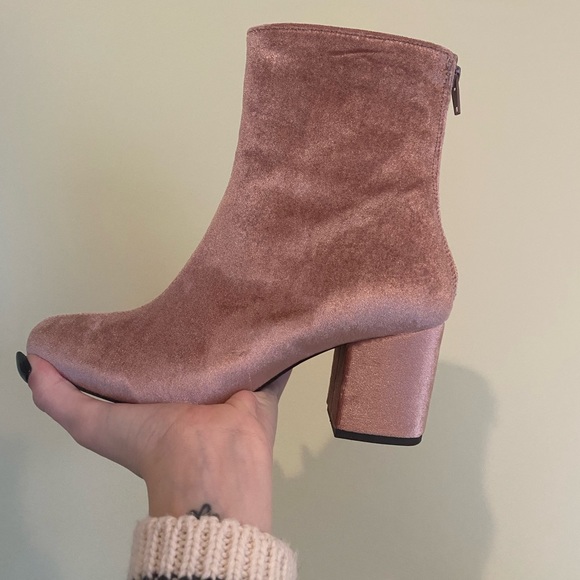 Free People Shoes - NWT Free People Velvet Cecile Ankle Boots